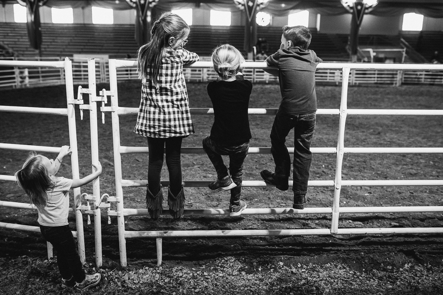children at rodeo