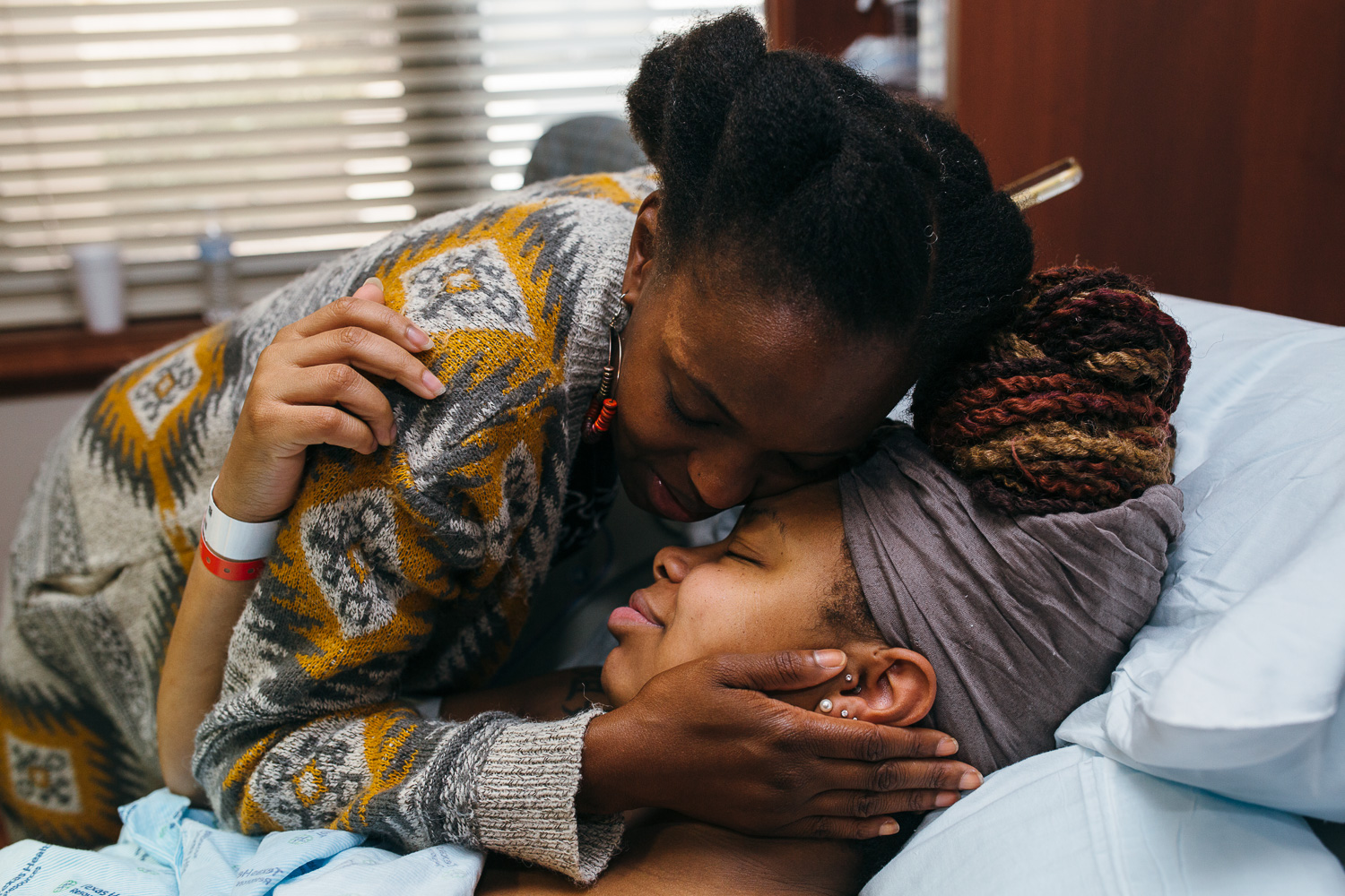 My sister's keeper supporting mother in labor