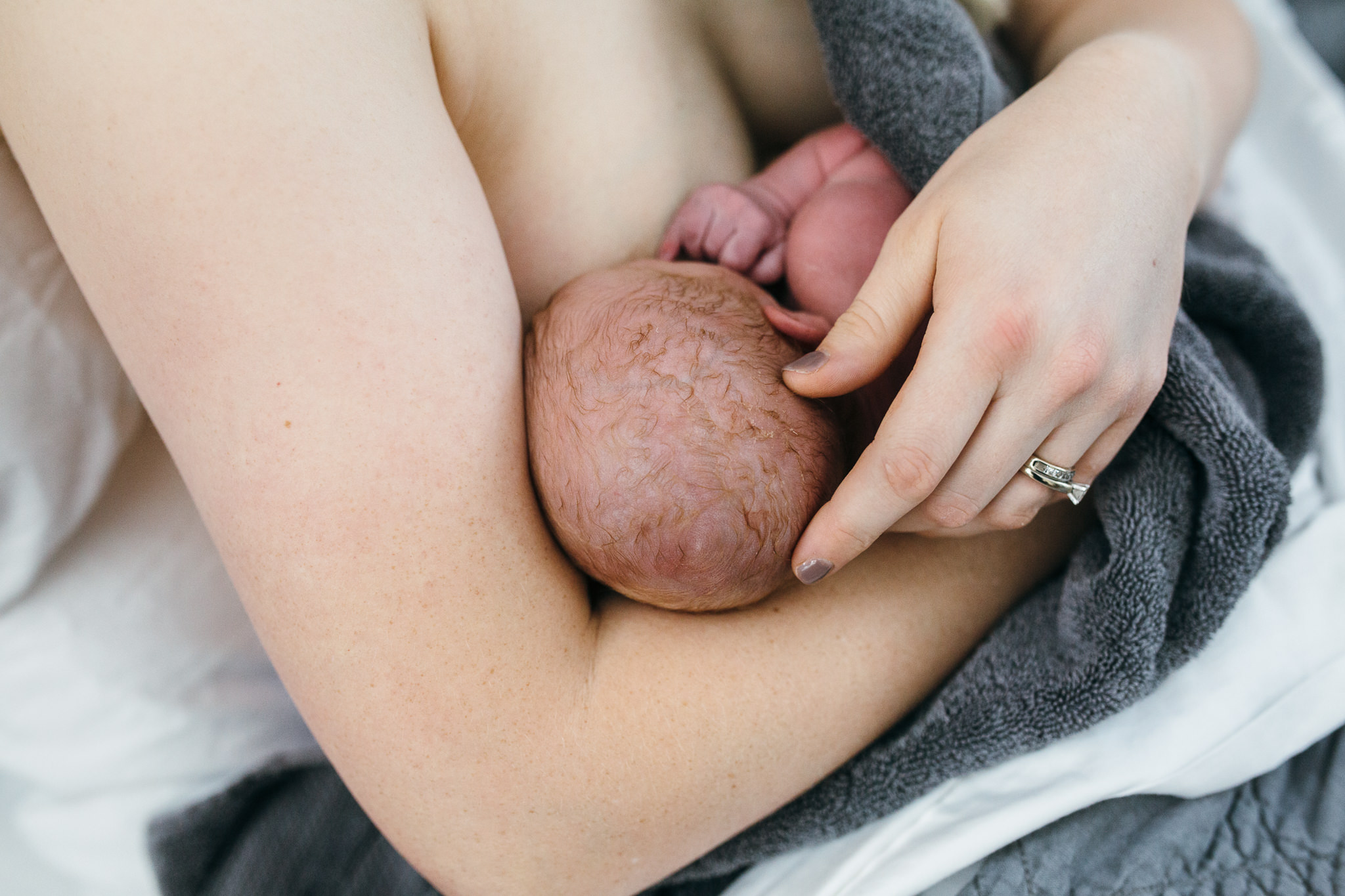 skin to skin breastfeeding